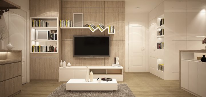 Modernes, hell eingerichtetes Wohnzimmer in Beige und Weiß