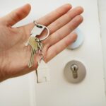 Hausschlüssel in der Hand