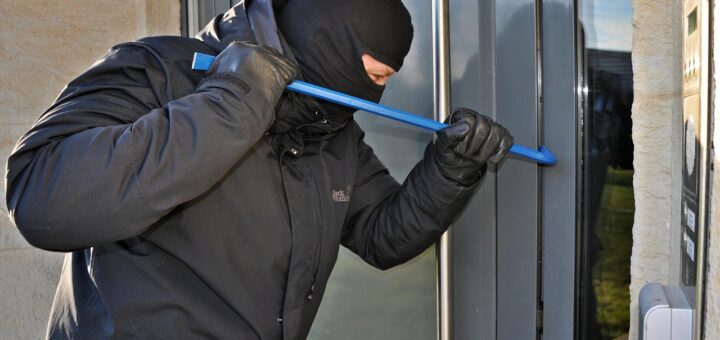 Einbrecher vor der Tür